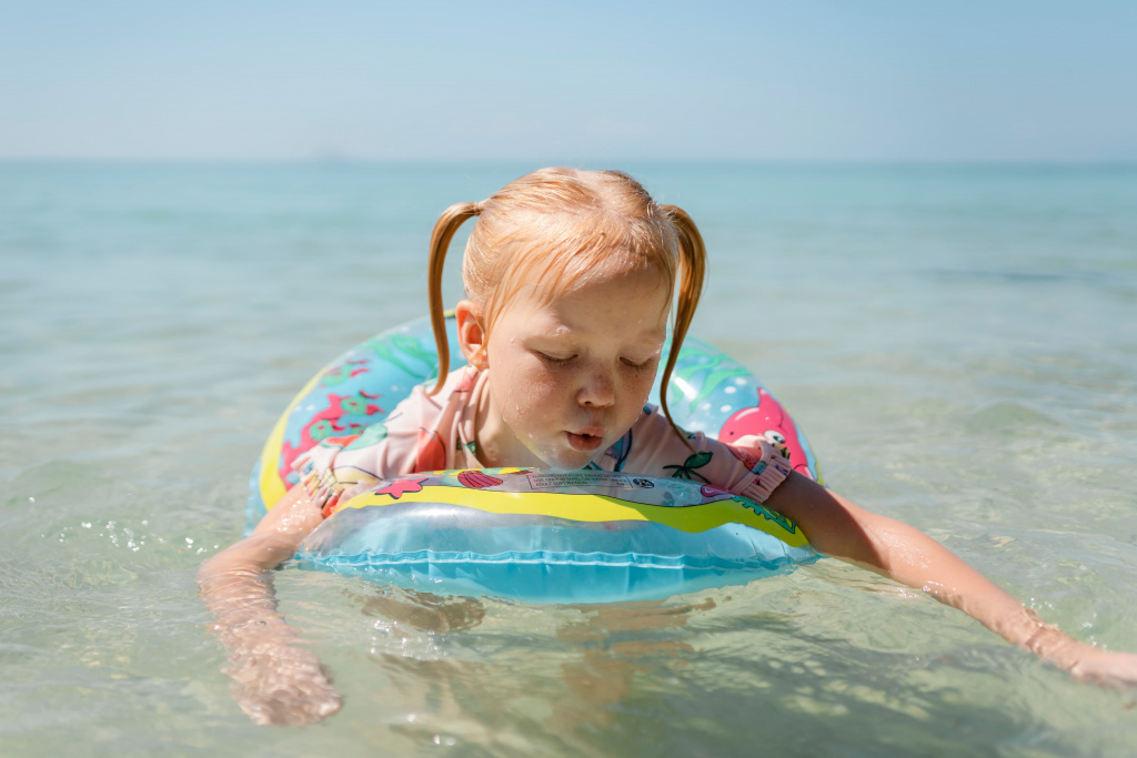 young-girl-enjoying-her-sunny-holiday (1).jpg young-girl-enjoying-her-sunny-holiday (1).jpg
