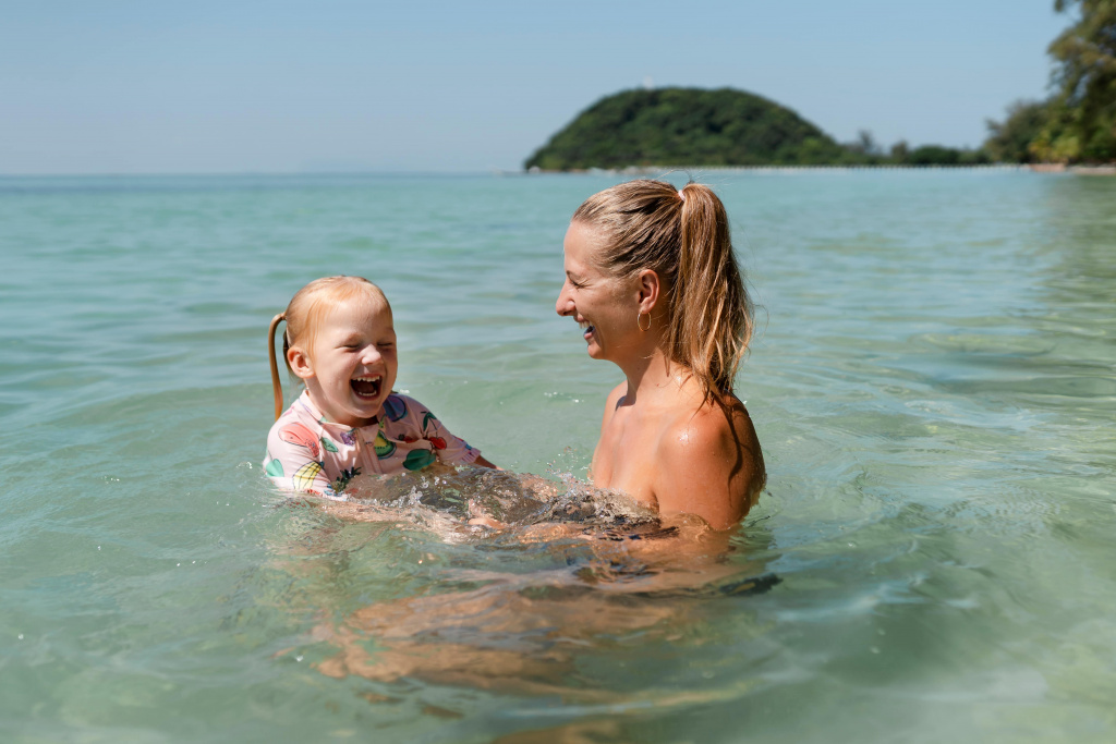 mom-daughter-enjoying-their-sunny-holiday (1).jpg mom-daughter-enjoying-their-sunny-holiday (1).jpg